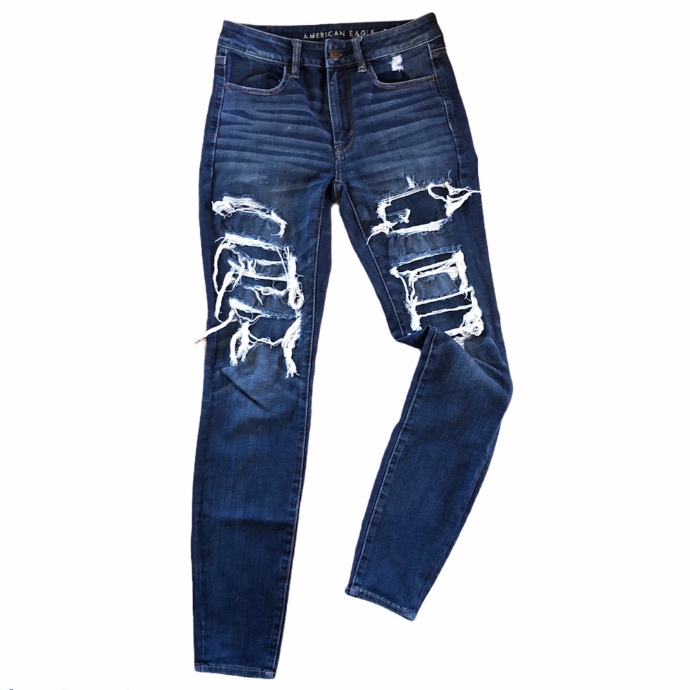 *SOLD* American Eagle Distressed Size 6 Hi Rise